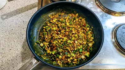 Gemüse gemischt mit Gewürzen und Butter Gemüse gemischt mit Gewürzen und Butter